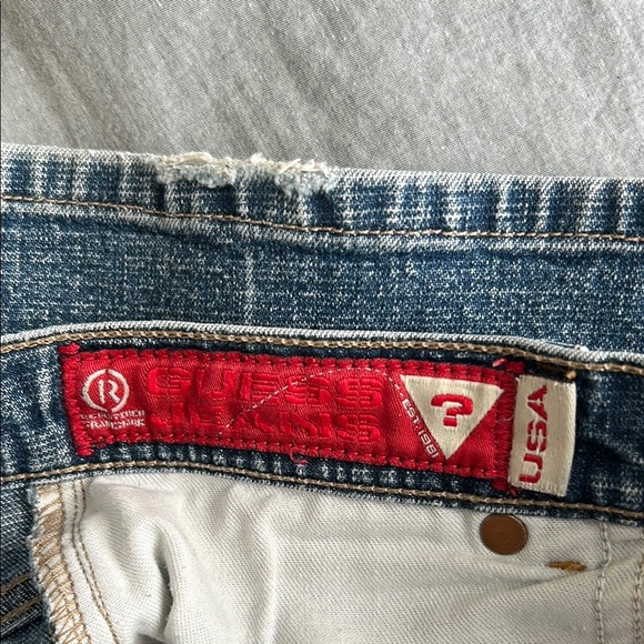 Guess Women’s bootcut 90s Jeans - 27 - Picture 4 of 9
